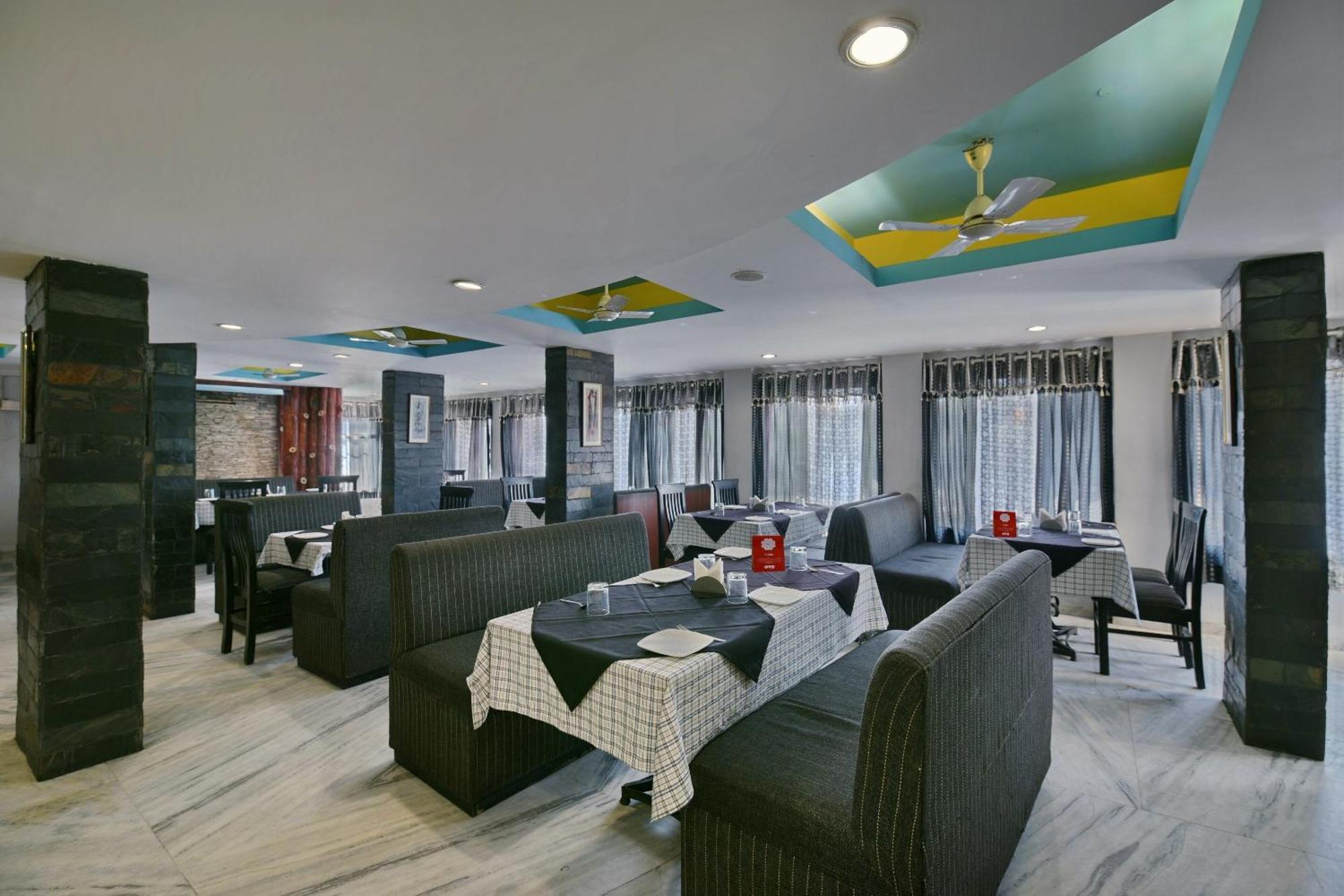 Collection O Diamond And Residences Indore Exterior photo