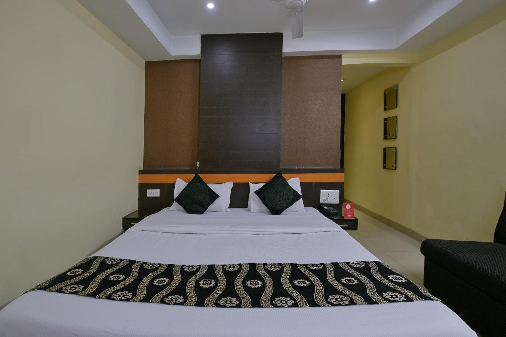Collection O Diamond And Residences Indore Exterior photo